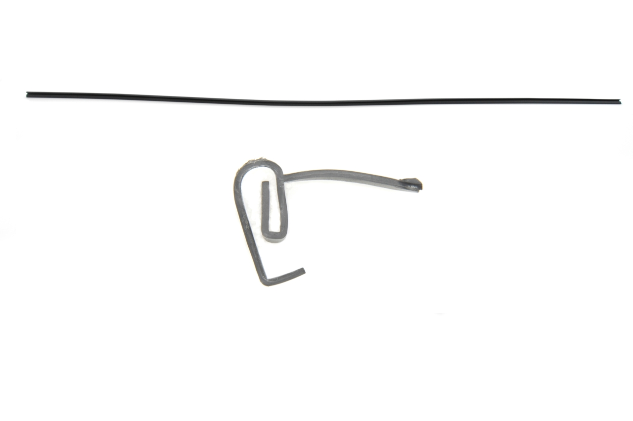 Kofferbak: beschermprofiel onderkant (plastik).