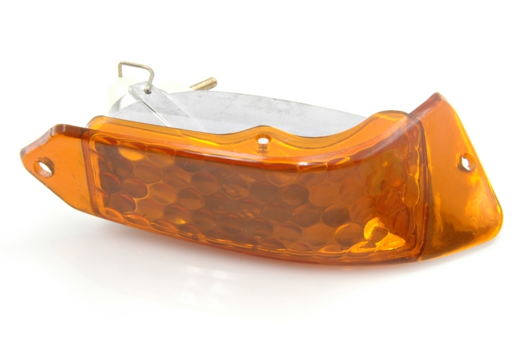 Richtingaanwijzer voor: Rechts, oranje, plastic (->'67).