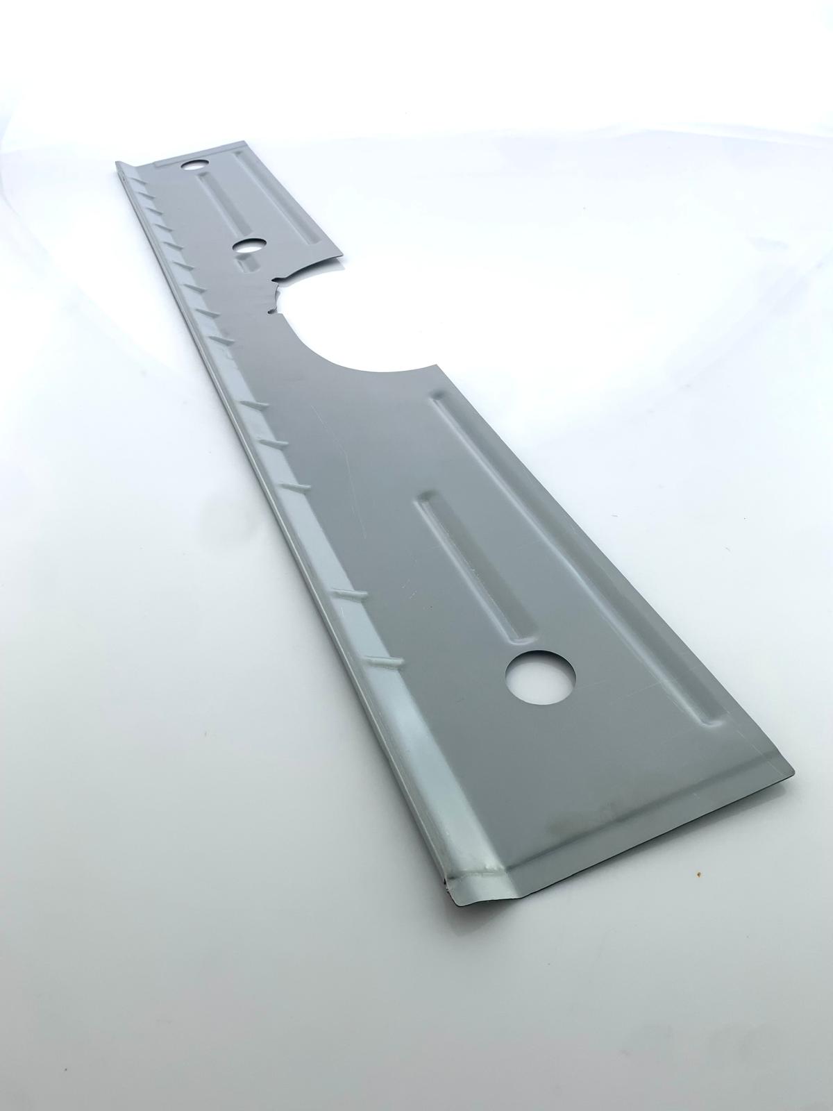 Reparatiedeel: bodemplaat ´61-> links.