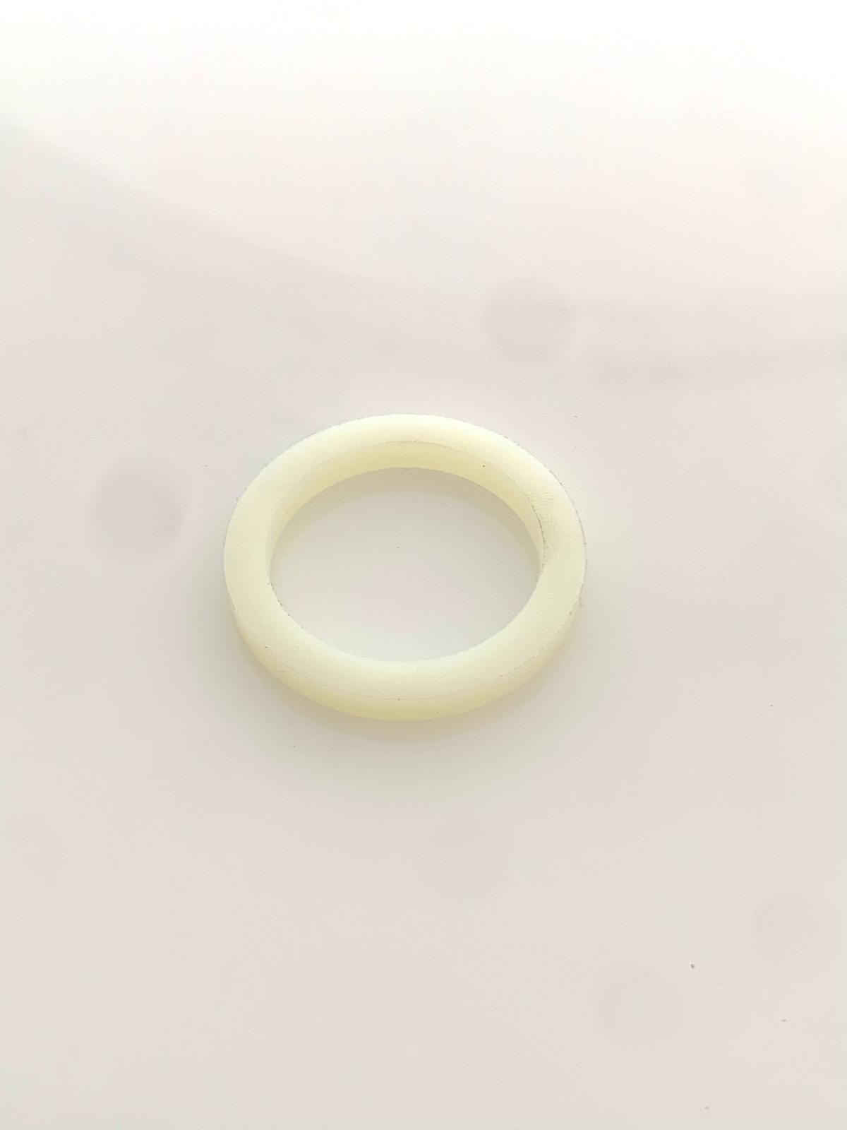 Benzinetank: nylon ring voor afdichtplug 