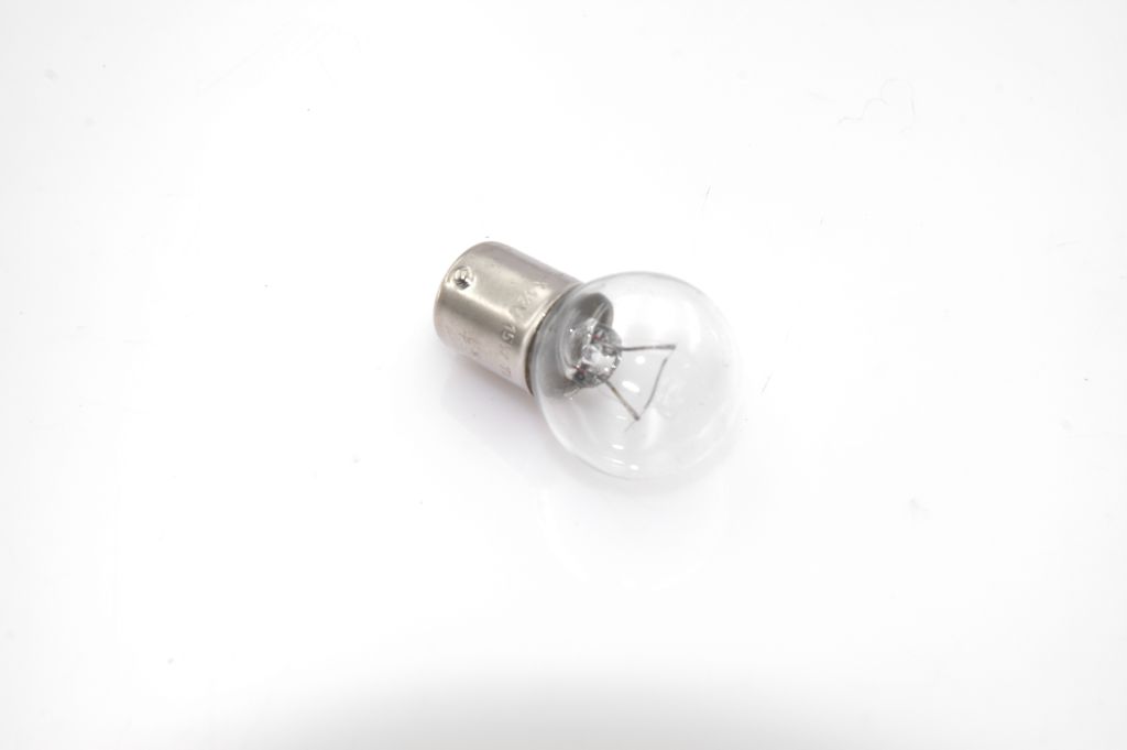 Lamp: 15W, remlicht.